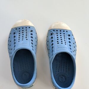 Native Kids Water Shoes in Light Blue and White